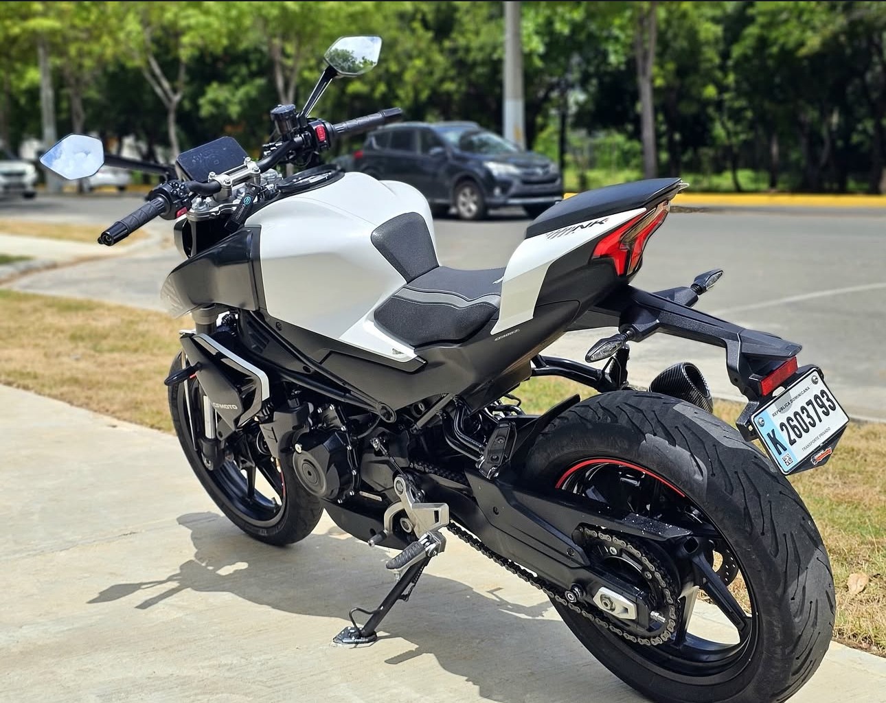 CF Moto 450 NK – 2024